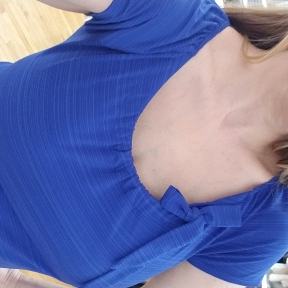 Liz McCoy blue top, small - Picture 2 of 9